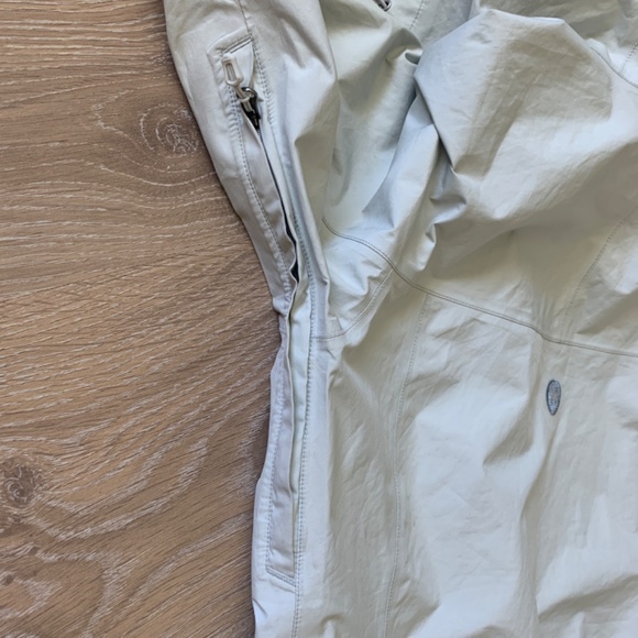 Marmot wind/rain Jacket - Picture 3 of 5